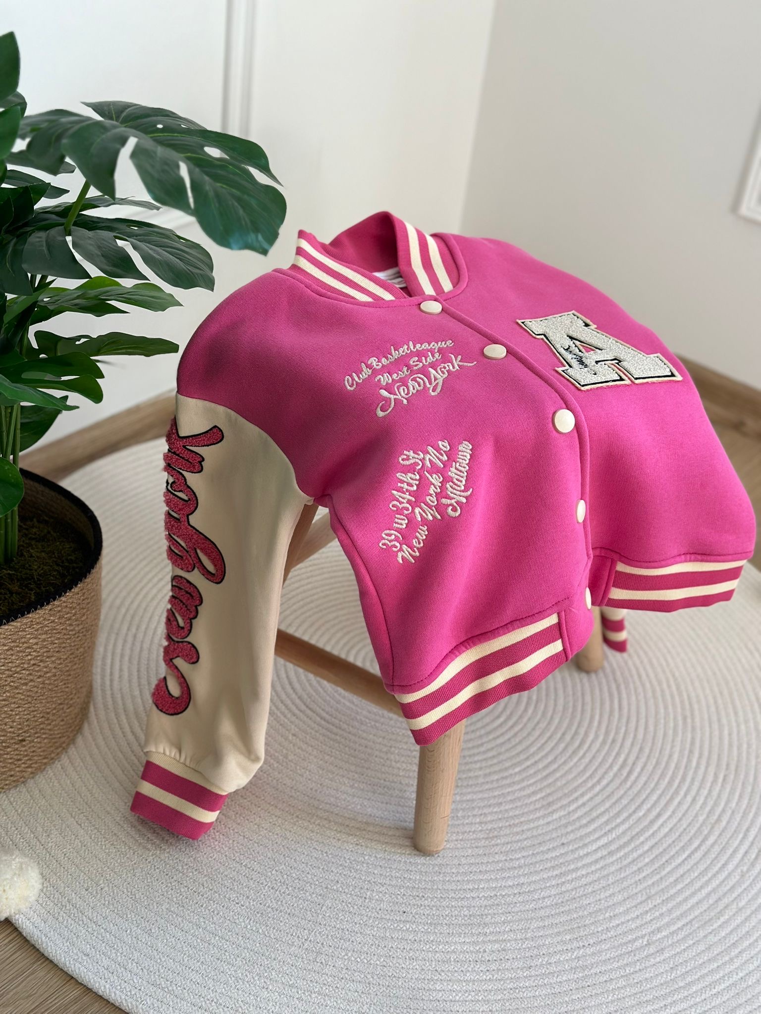 Pembe New York Kolej Montu