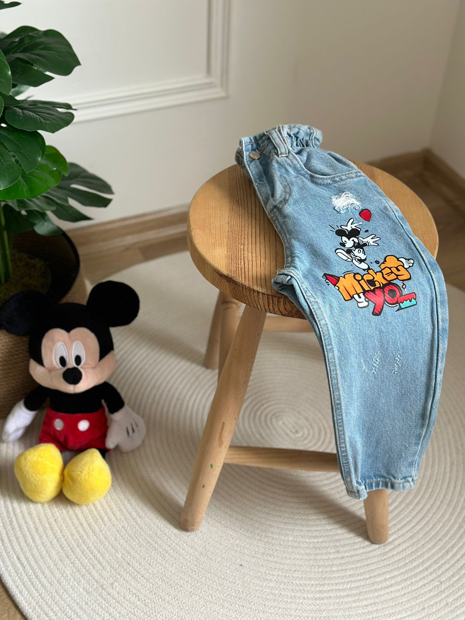 Mickey Mouse Detaylı Kot Pantolon