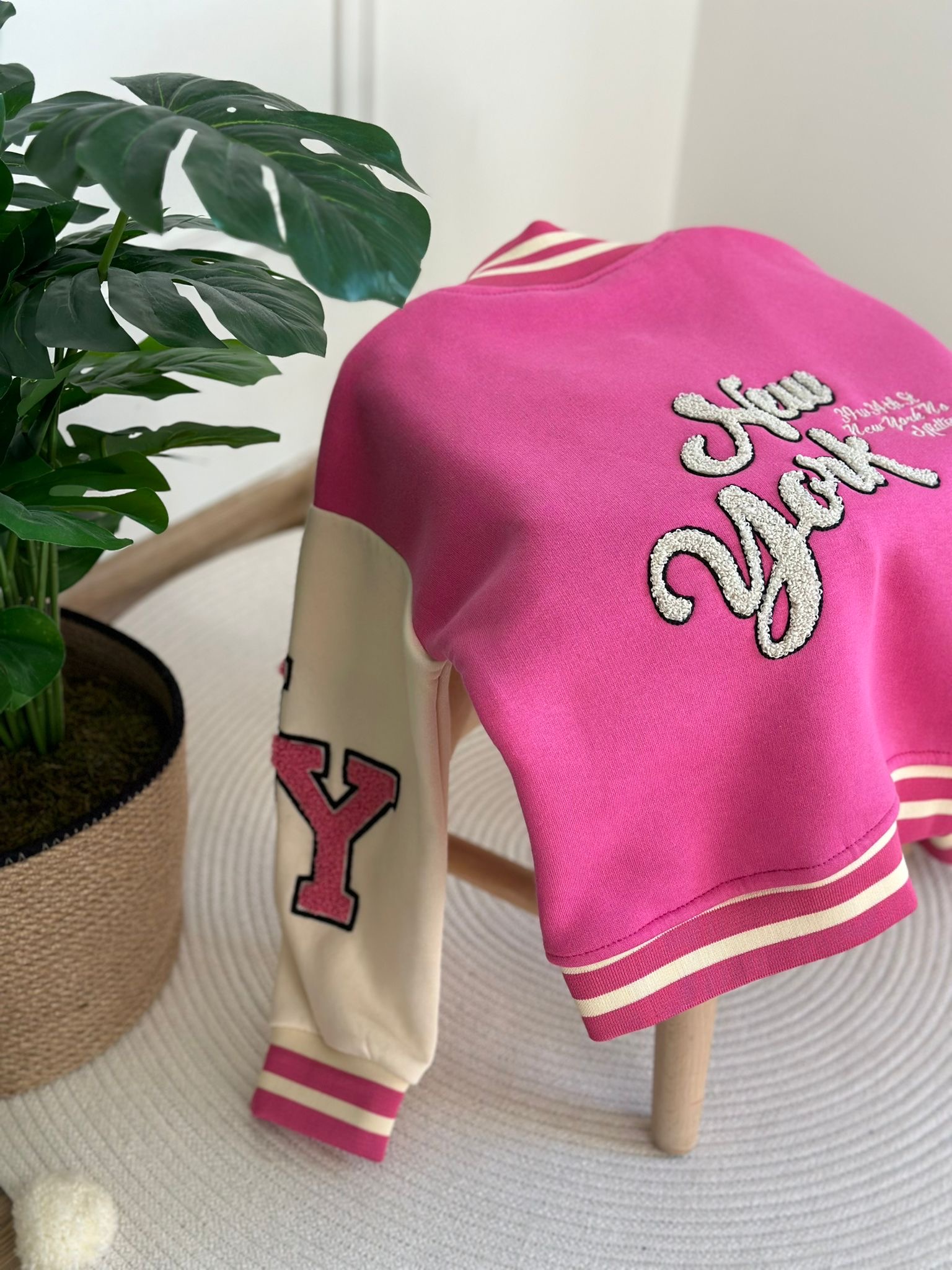 Pembe New York Kolej Montu