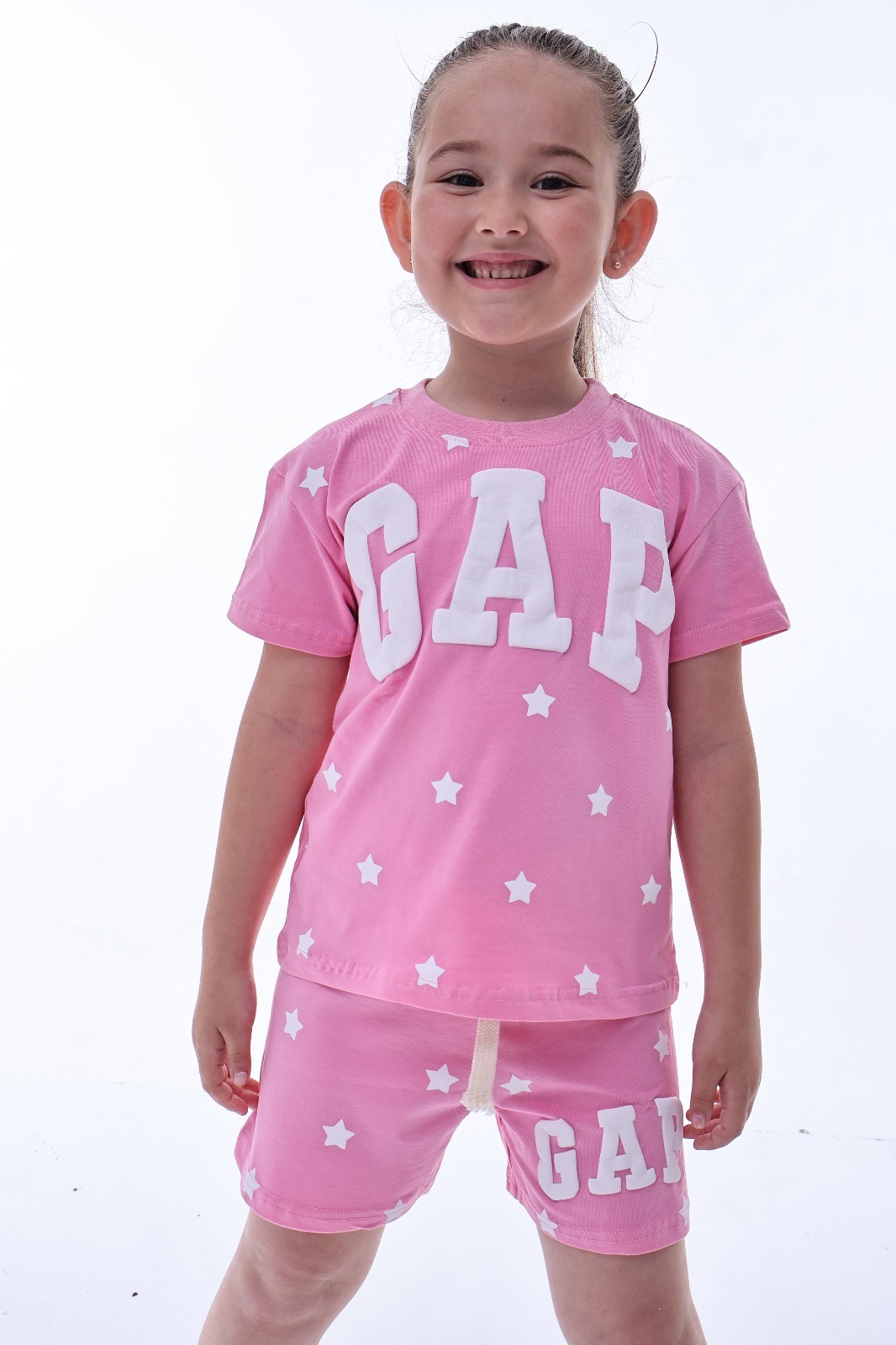 Pembe Yıldızlı Kabartma Detaylı Gap Şortlu Takım