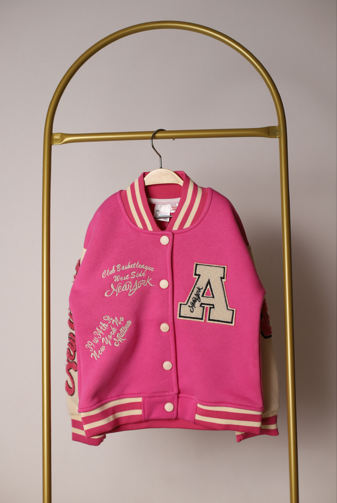 Pembe New York Kolej Montu