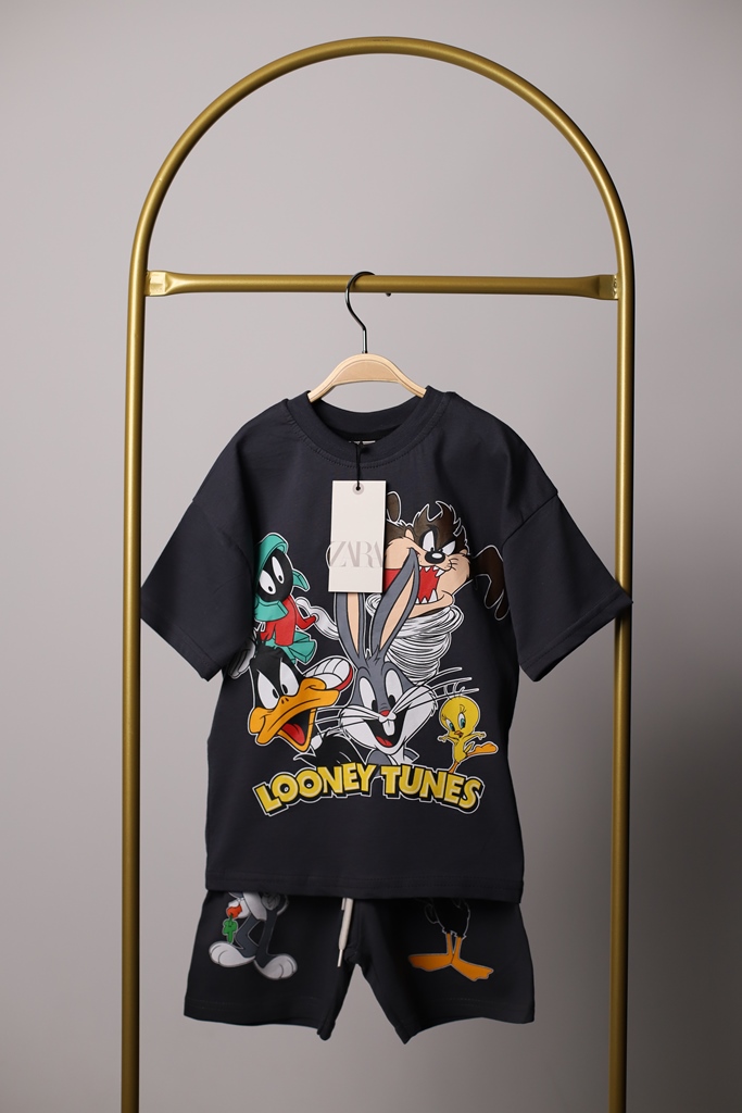 Siyah Looney Tunes Baskılı Şortlu Takım