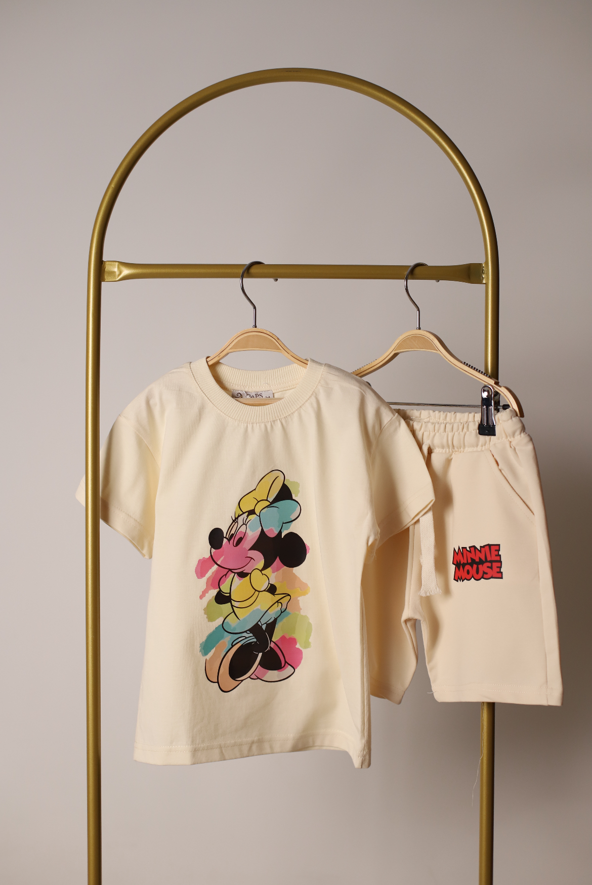 Renkli Minnie Mouse Şortlu Takım