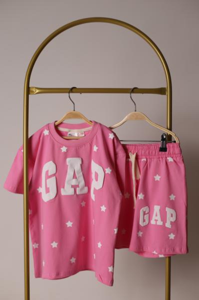 Pembe Yıldızlı Kabartma Detaylı Gap Şortlu Takım